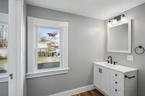 40 Pine Street Laconia NH 03246