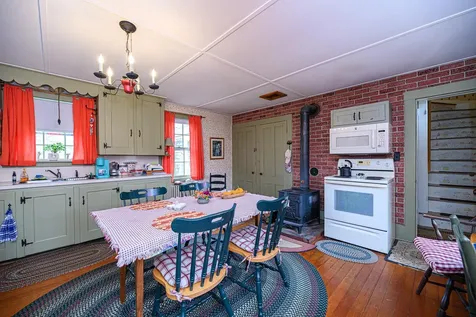 11 Brewer Road Kensington NH 03833