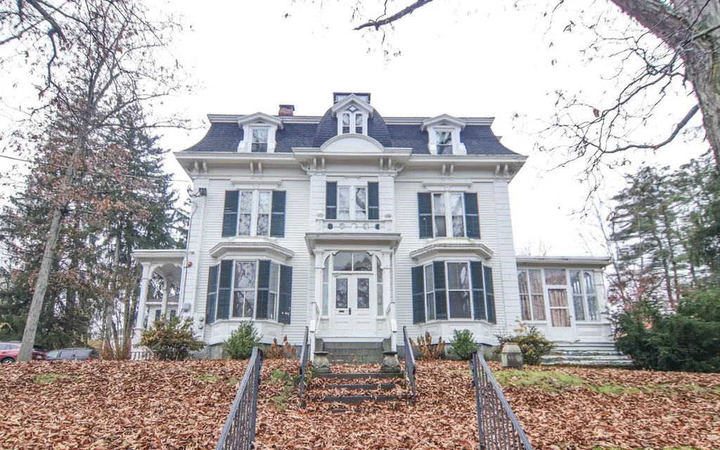 27 Cushing Street Dover NH 03820