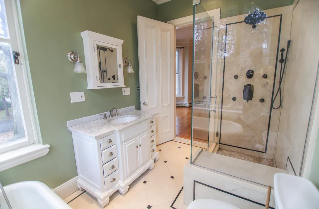 27 Cushing Street Dover NH 03820