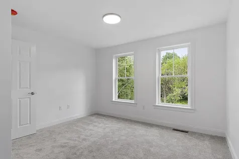 3 Barnaby Way Brookline NH 03033
