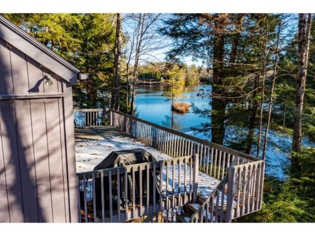 33 Wicwood Shores Road Meredith NH 03253