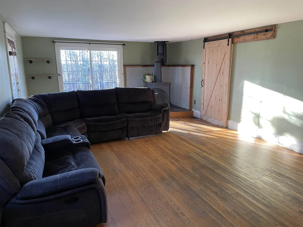 290 Cochran Hill Road New Boston NH 03070