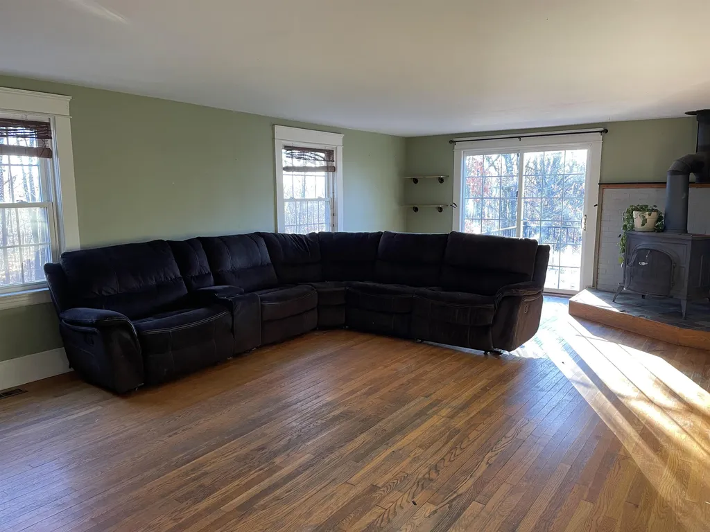 290 Cochran Hill Road New Boston NH 03070