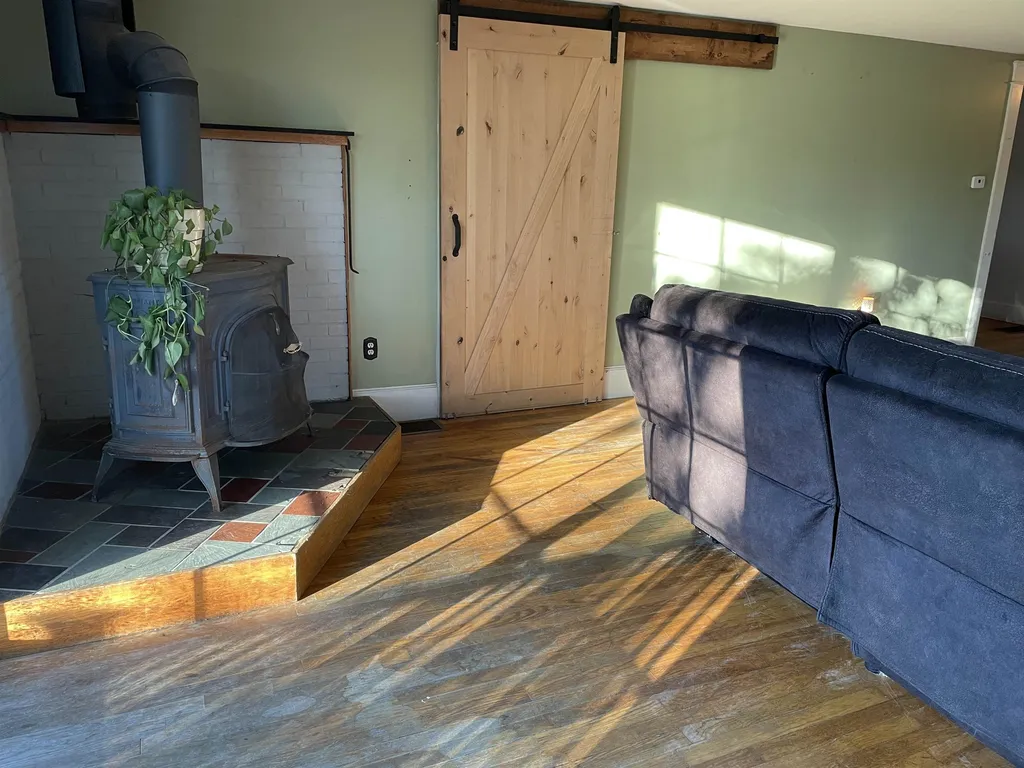 290 Cochran Hill Road New Boston NH 03070