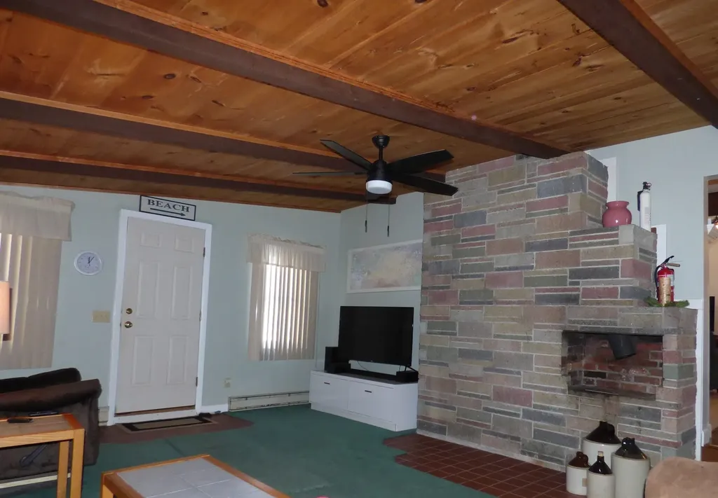 53 Old Barn Road Meredith NH 03253