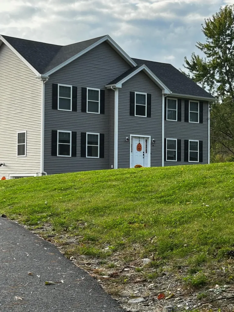 264 Shore Drive Salem NH 03079