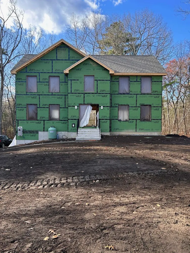 264 Shore Drive Salem NH 03079
