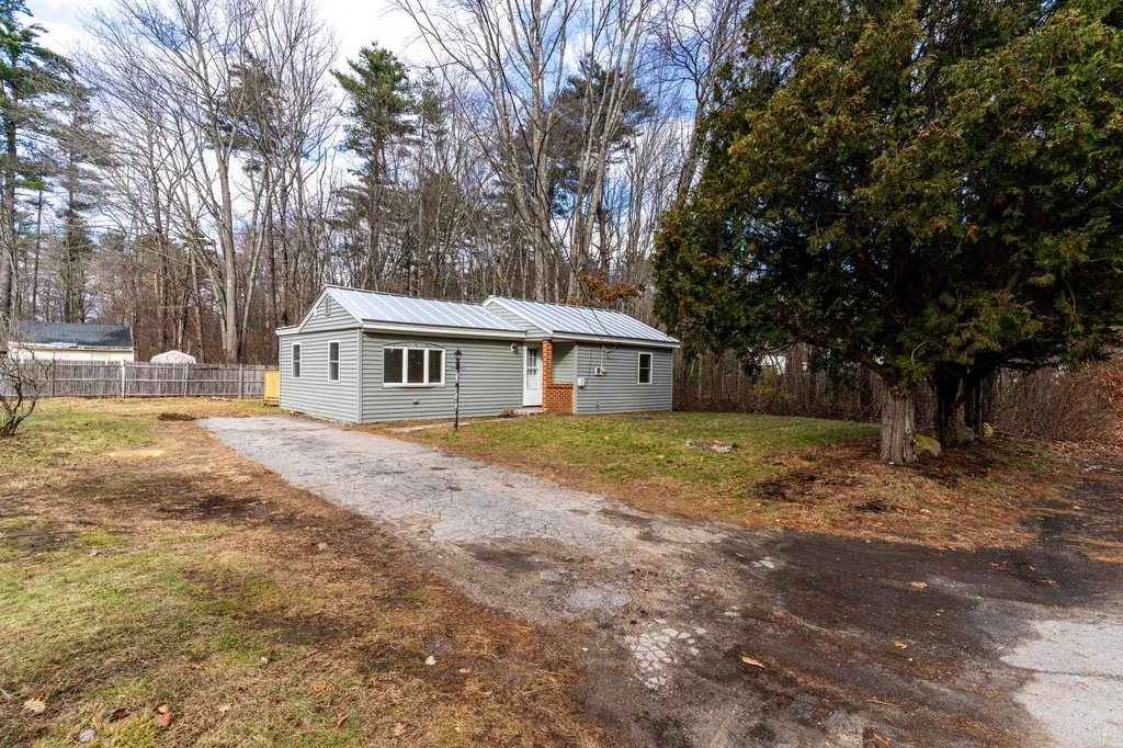30 Flat Rock Bridge Road Rochester NH 03868