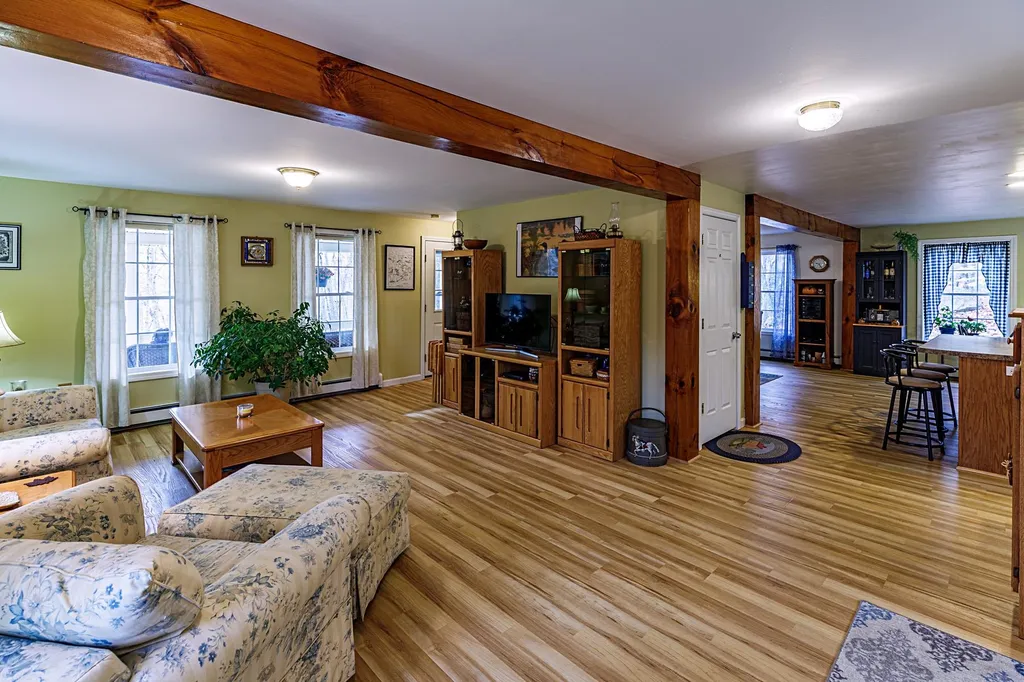 124 Lakeside Oaks Drive Barrington NH 03825