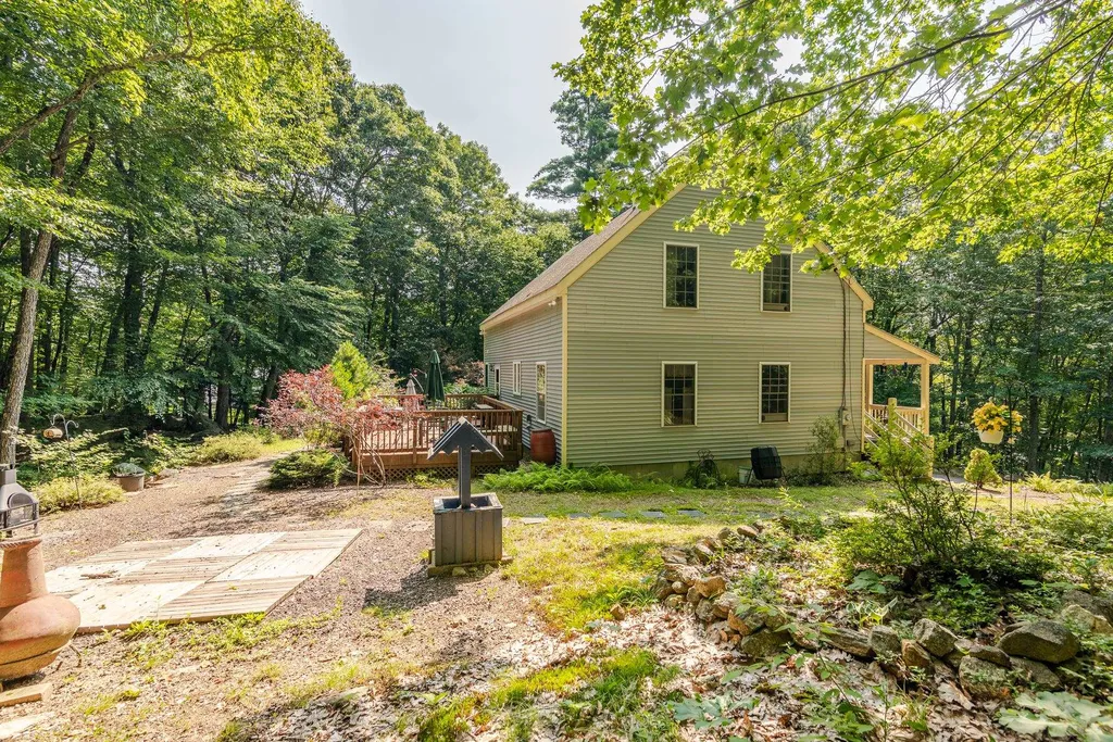 124 Lakeside Oaks Drive Barrington NH 03825