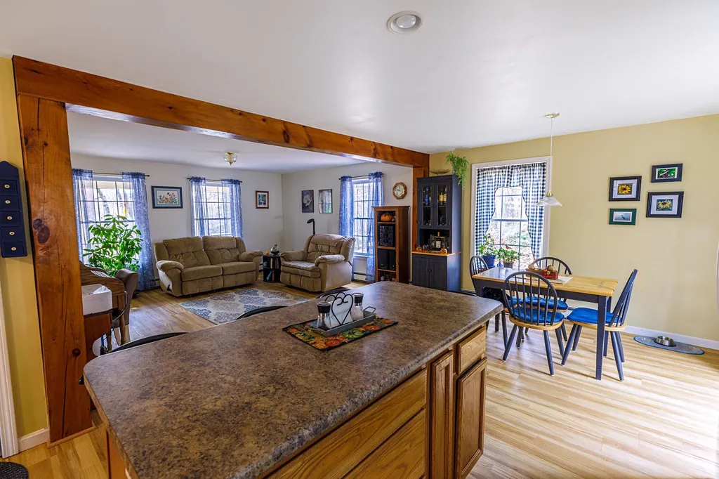 124 Lakeside Oaks Drive Barrington NH 03825