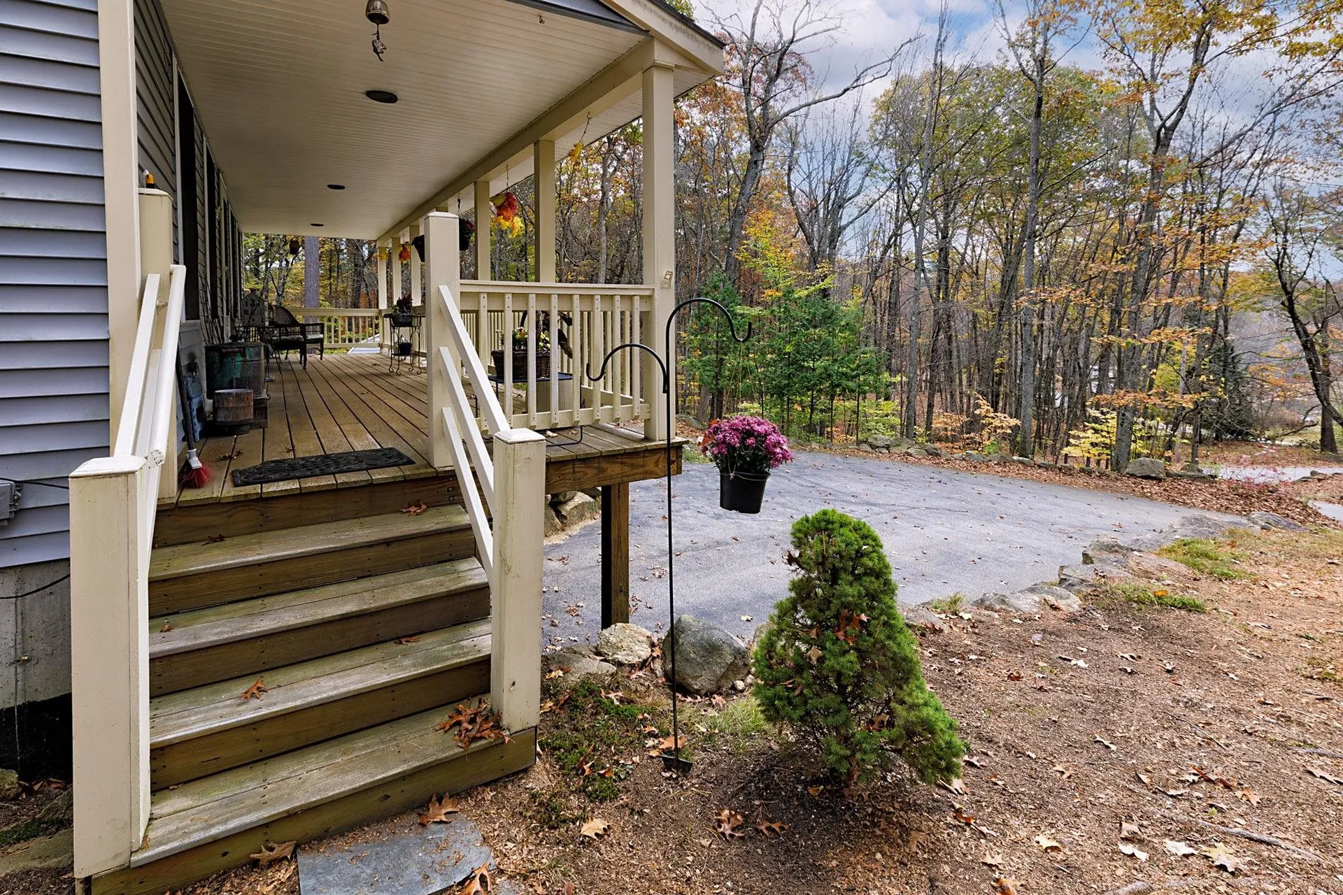 124 Lakeside Oaks Drive Barrington NH 03825