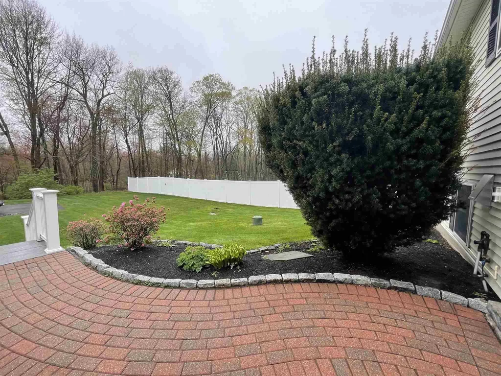 50 Whitehall Road Hooksett NH 03106
