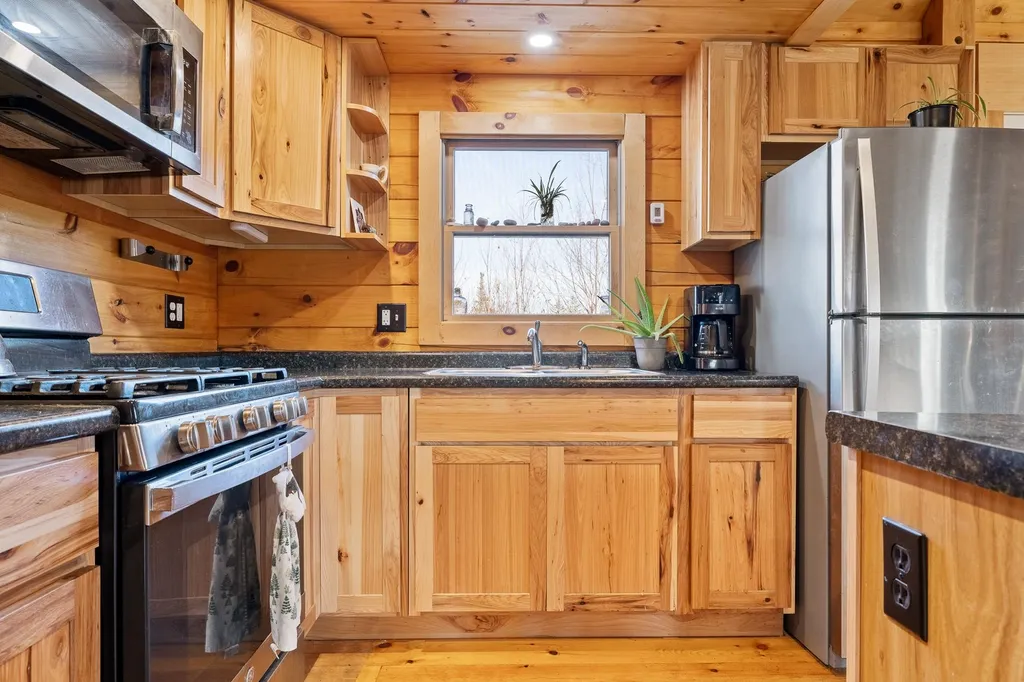 95 Bears Den Road Newbury VT 05081