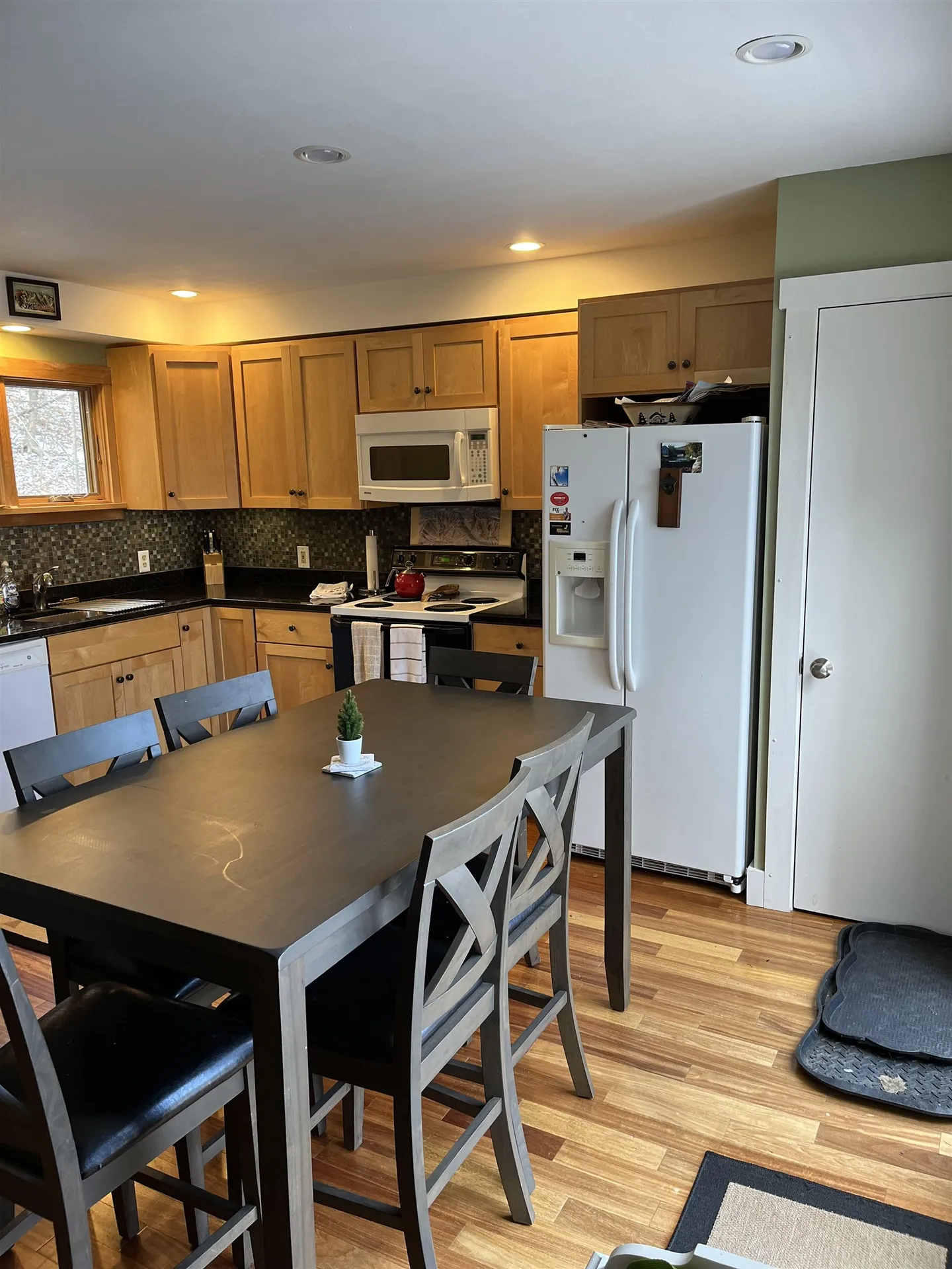 16 Hobbit Hill Warren VT 05674