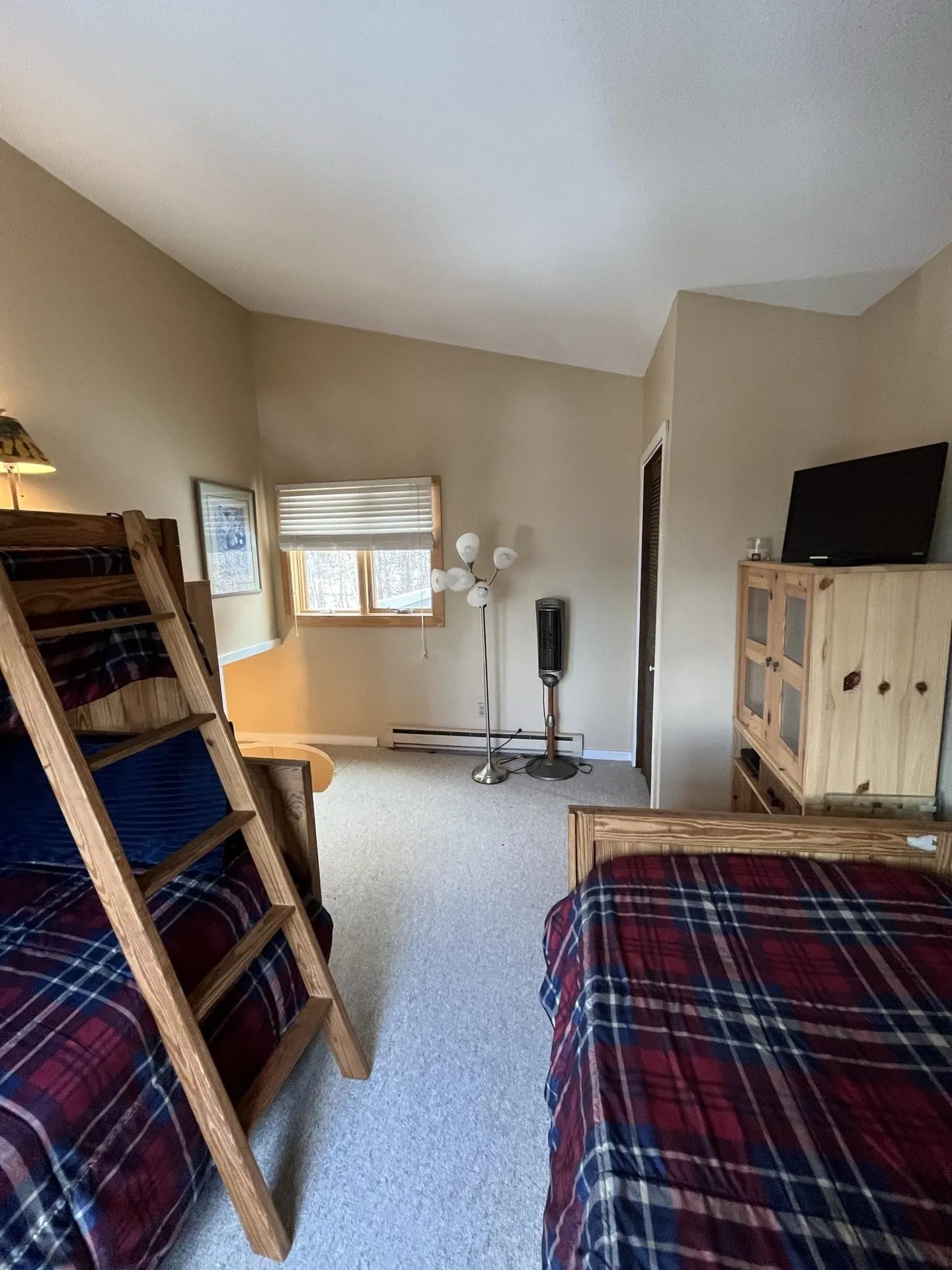 16 Hobbit Hill Warren VT 05674