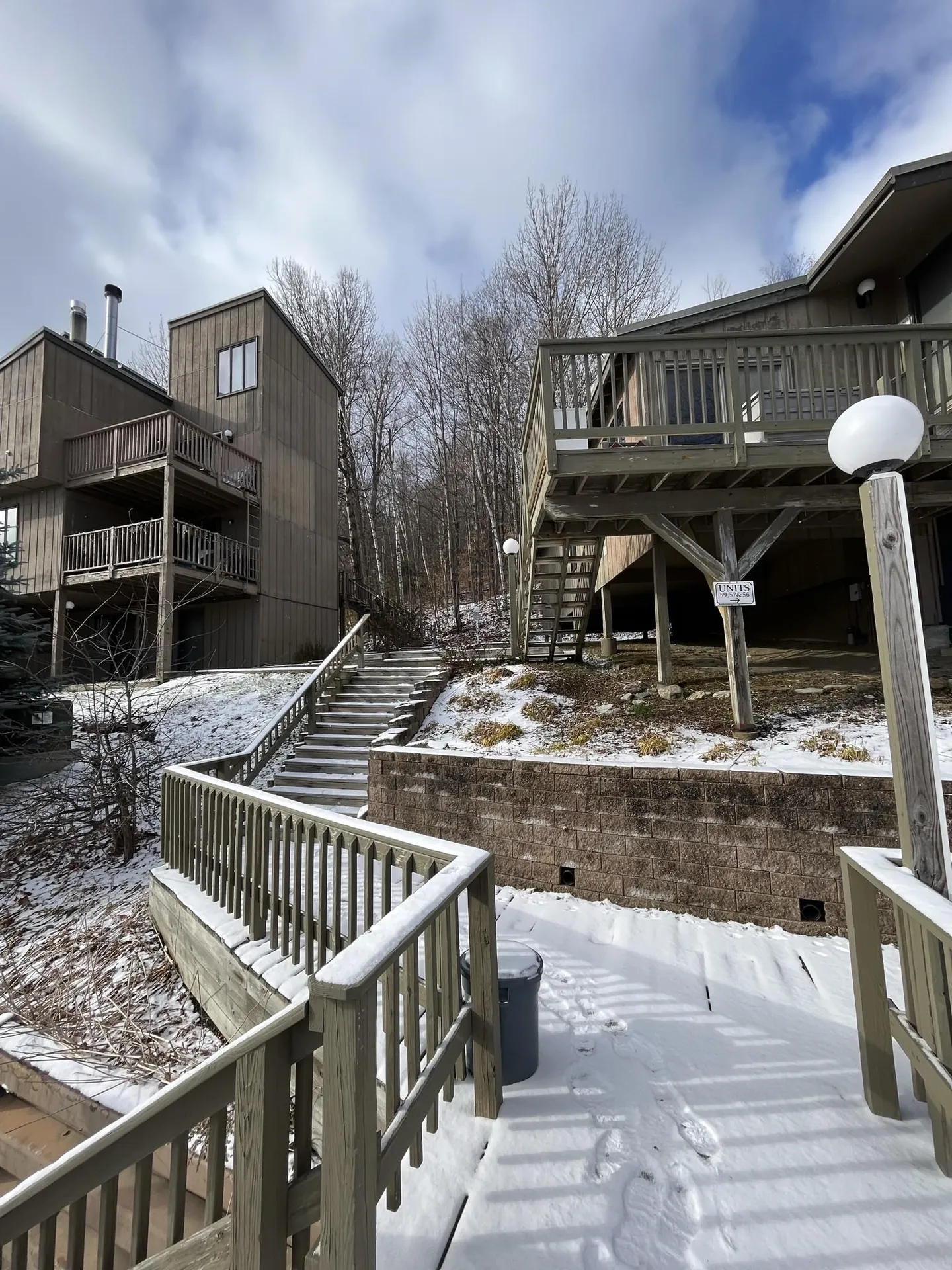 16 Hobbit Hill Warren VT 05674