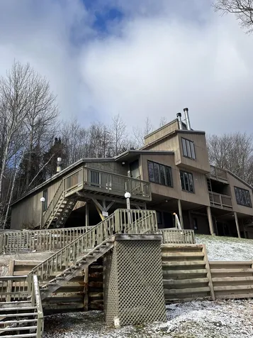 16 Hobbit Hill Warren VT 05674