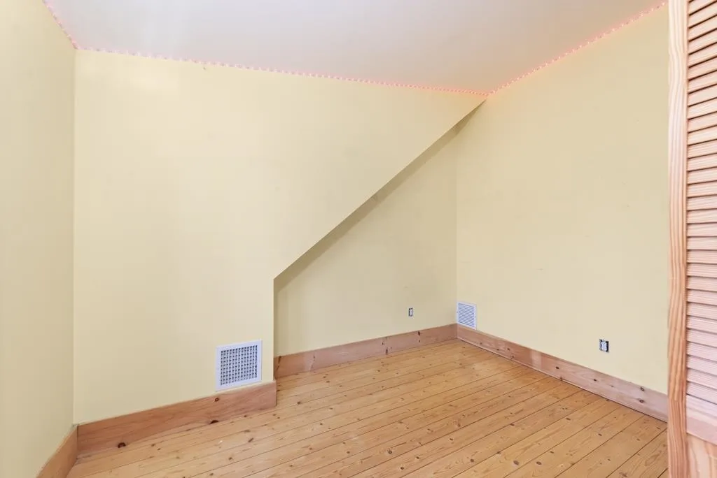 552 Coolidge Woods Road New Hampton NH 03256