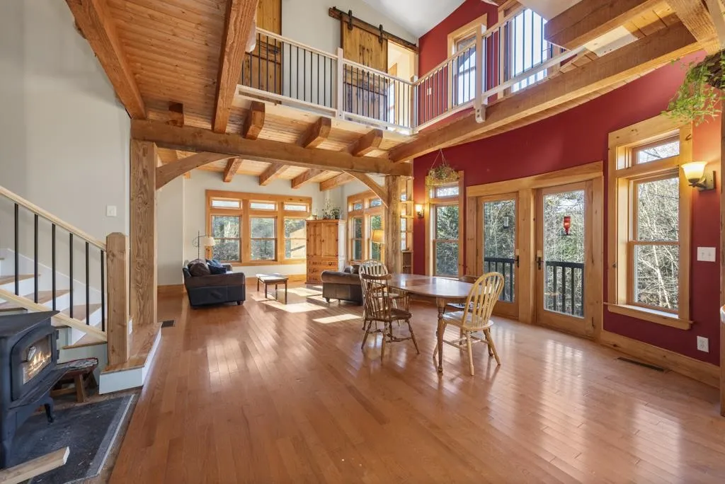 552 Coolidge Woods Road New Hampton NH 03256