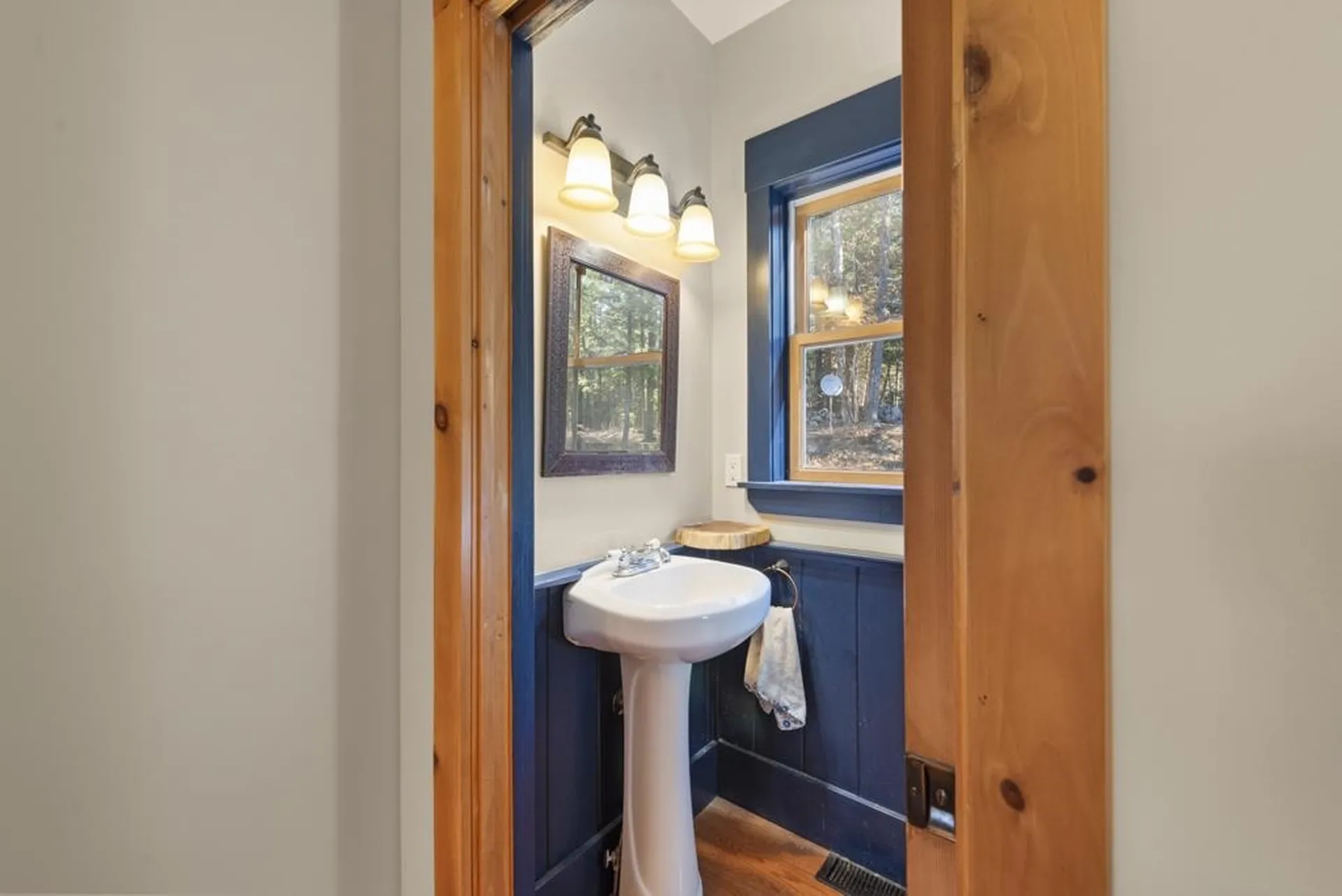 552 Coolidge Woods Road New Hampton NH 03256