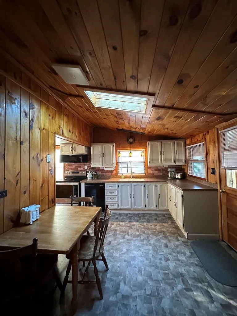 43 Town Beach Road Winchester NH 03470-1