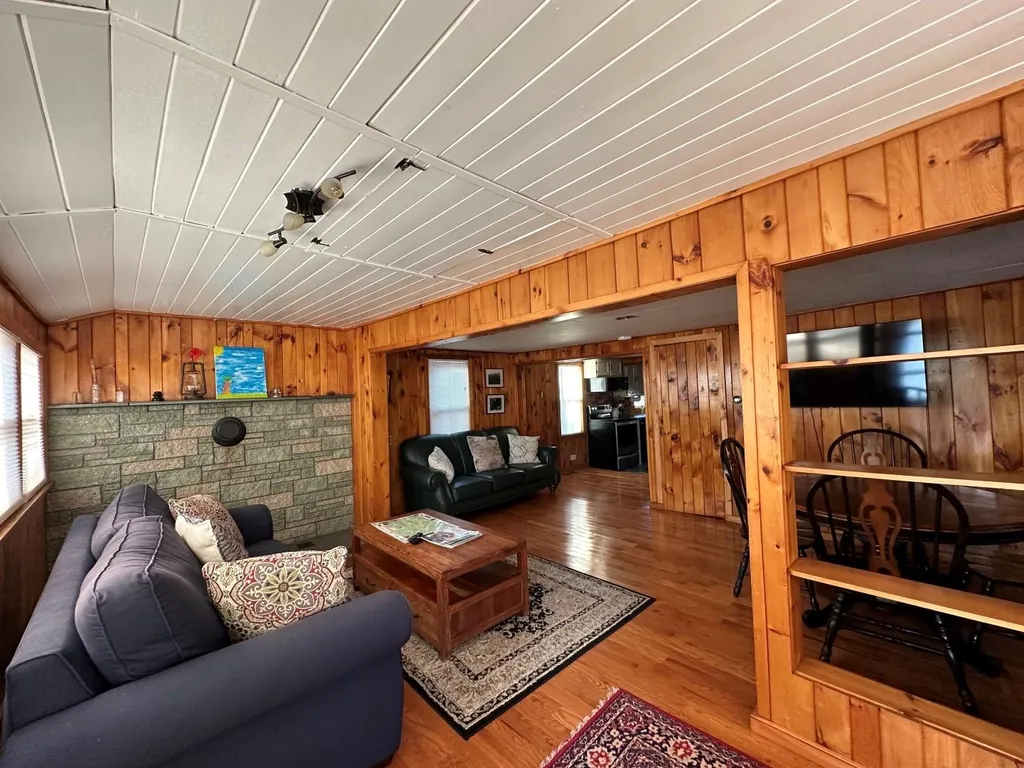 43 Town Beach Road Winchester NH 03470-1