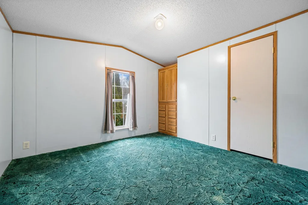 10 Welch Lane Raymond NH 03077