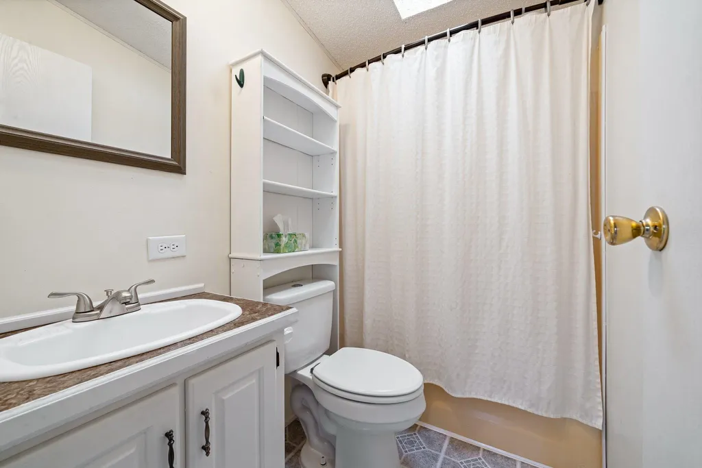 10 Welch Lane Raymond NH 03077