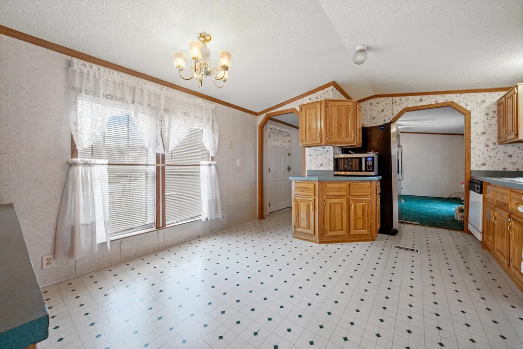 10 Welch Lane Raymond NH 03077