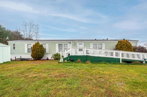 10 Welch Lane Raymond NH 03077