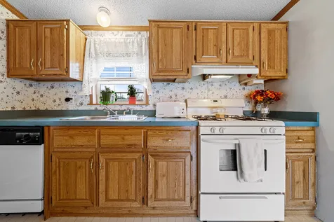 10 Welch Lane Raymond NH 03077