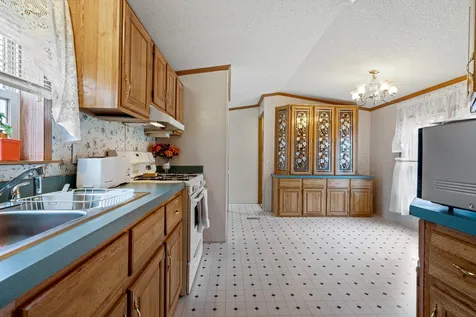 10 Welch Lane Raymond NH 03077