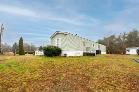 10 Welch Lane Raymond NH 03077