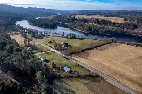 82 River Road Lyme NH 03768