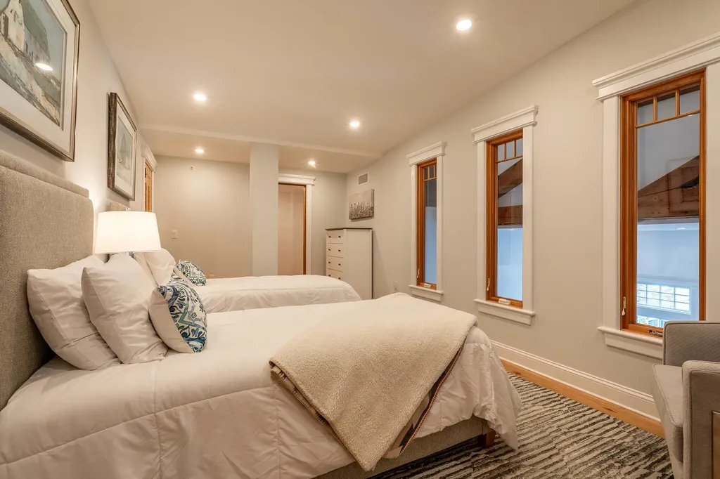 4928 Main Street Manchester VT 05255