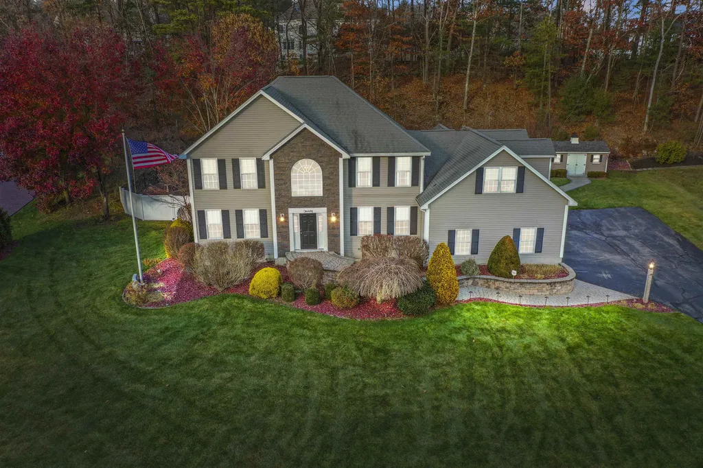 20 Silver Brook Road Salem NH 03079