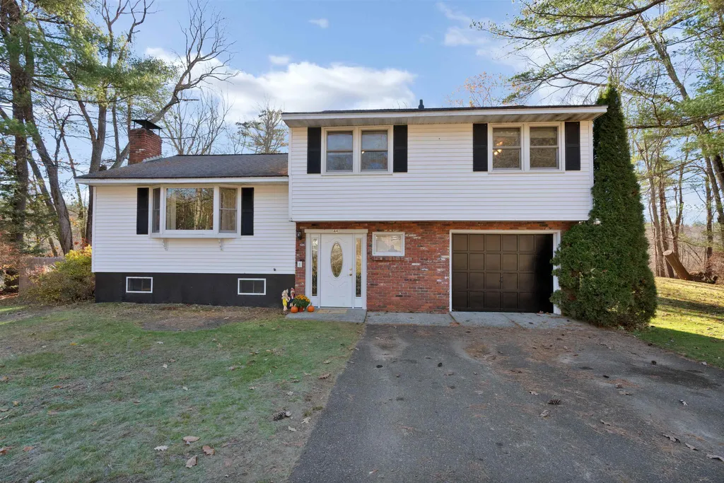 44 Quaker Street Newton NH 03858