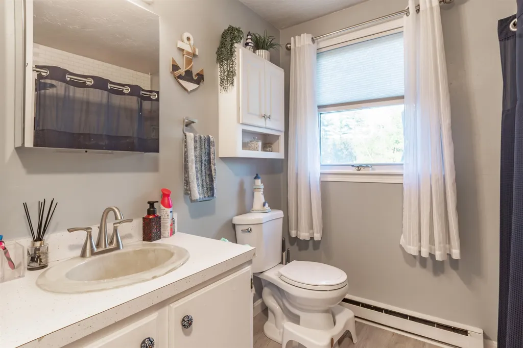 1102 Mammoth Road Pelham NH 03076