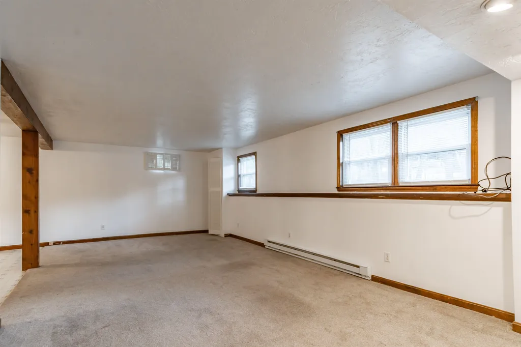 1102 Mammoth Road Pelham NH 03076