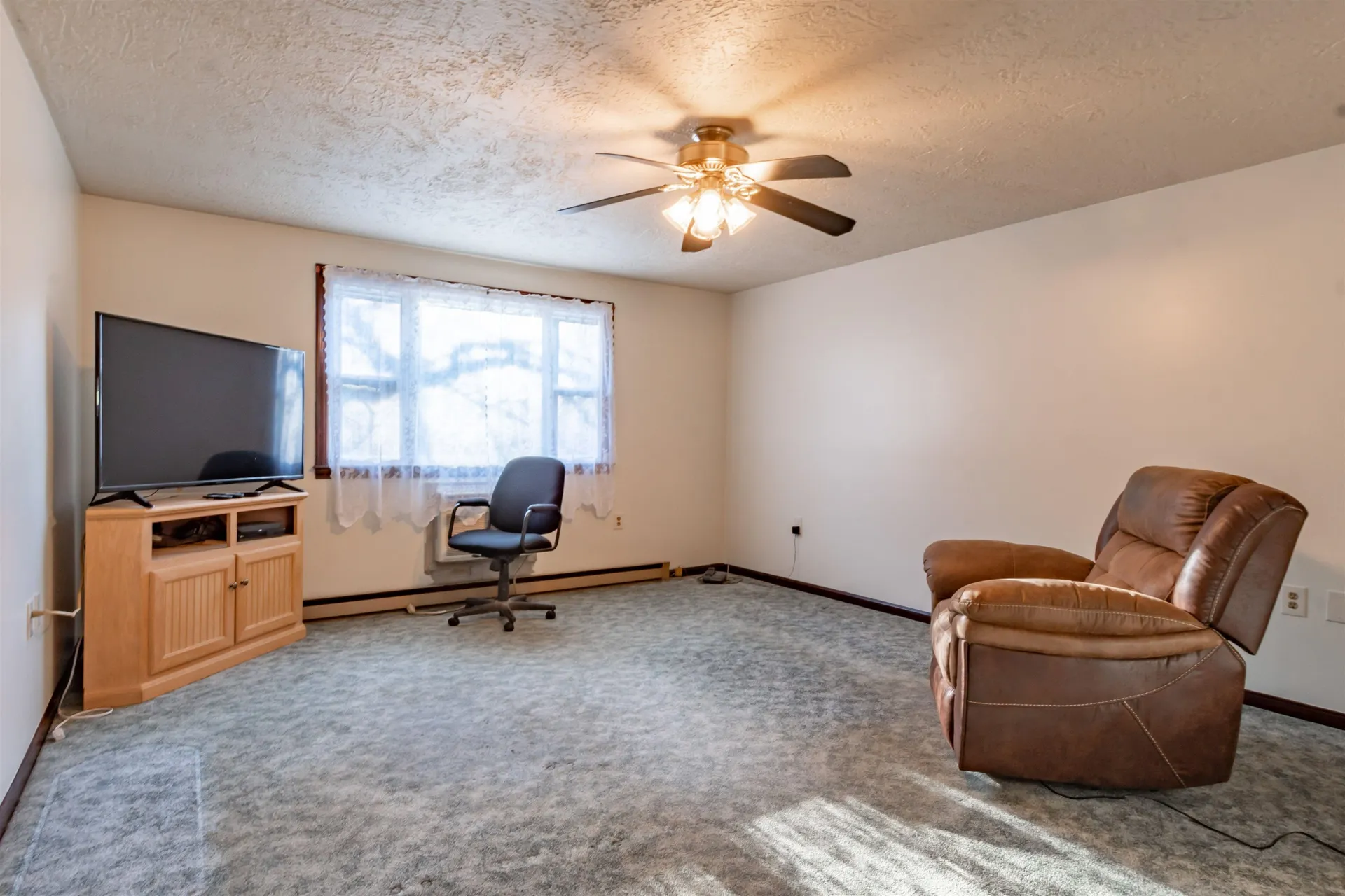 1102 Mammoth Road Pelham NH 03076