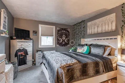 1102 Mammoth Road Pelham NH 03076