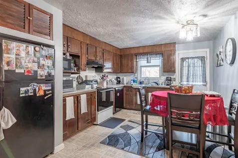 1102 Mammoth Road Pelham NH 03076