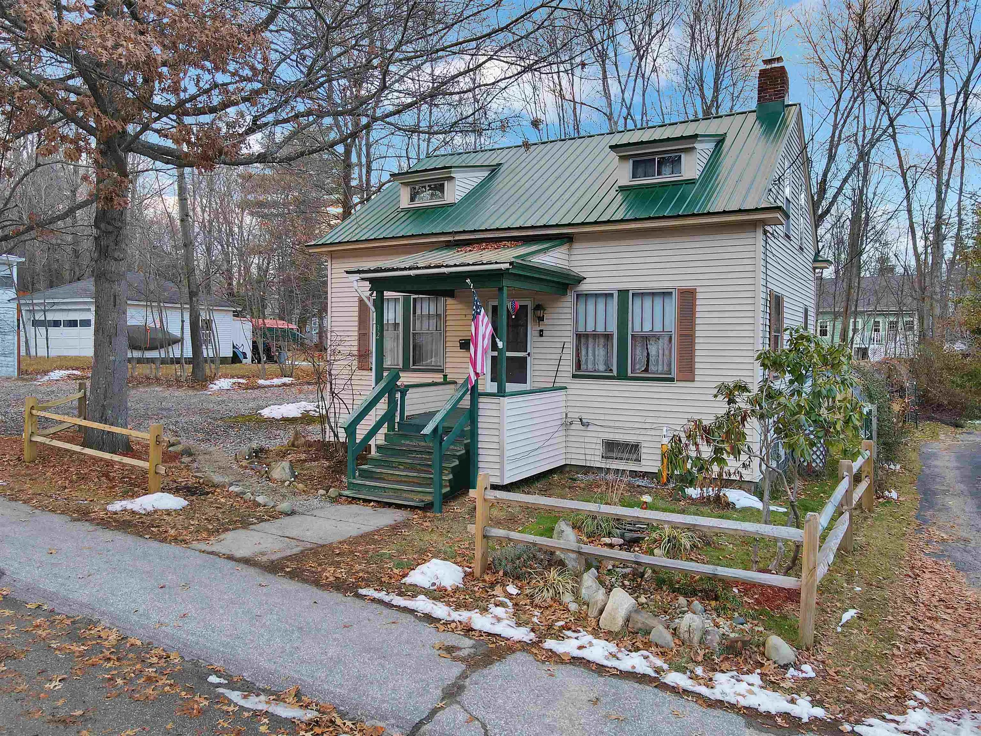 32 Pleasant Street Plymouth NH 03264