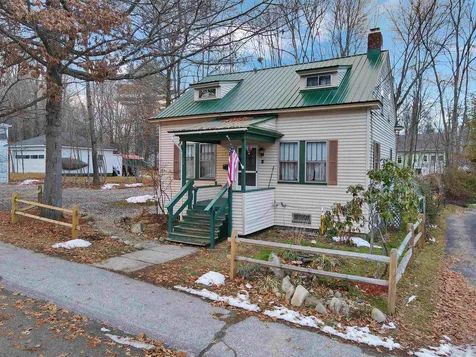 32 Pleasant Street Plymouth NH 03264