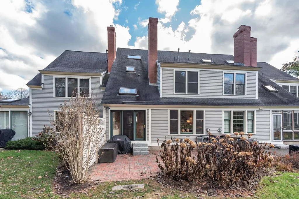 579 Sagamore Avenue Portsmouth NH 03801