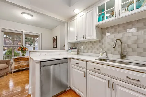 579 Sagamore Avenue Portsmouth NH 03801