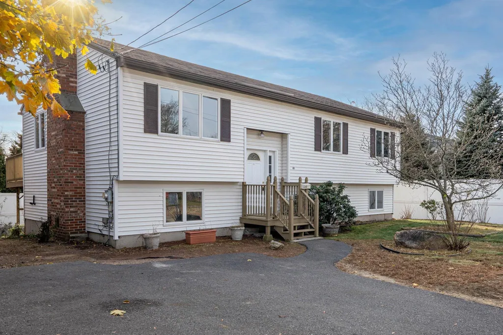 41 Laxson Avenue Manchester NH 03103