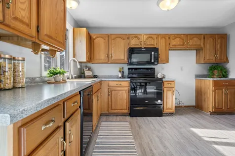 41 Laxson Avenue Manchester NH 03103